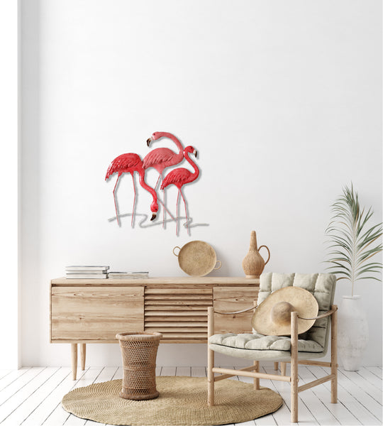 Modern flamingo metal wall decoration with detailed design